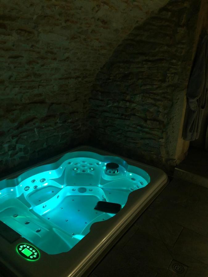 Jaccuzi & Spa Des Caves Stanislas Nancy Eksteriør billede